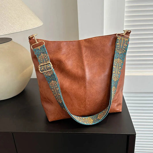 Chelsey’s Vintage Charm | Leather Shoulder Bag